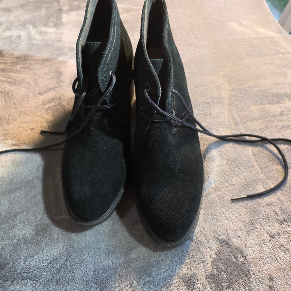 Modern Classic Clarks Women 9 Black Suede Lace Up Block Heel Chukka Ankle Boots - Picture 10 of 14